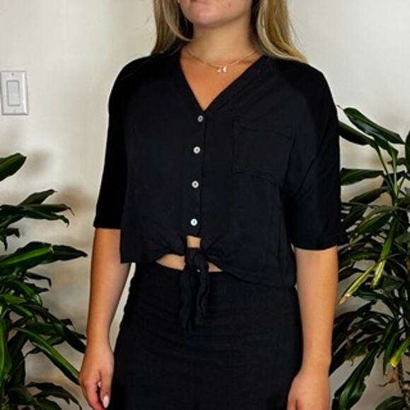 Linen Front Tie Top - Picture 1 of 4